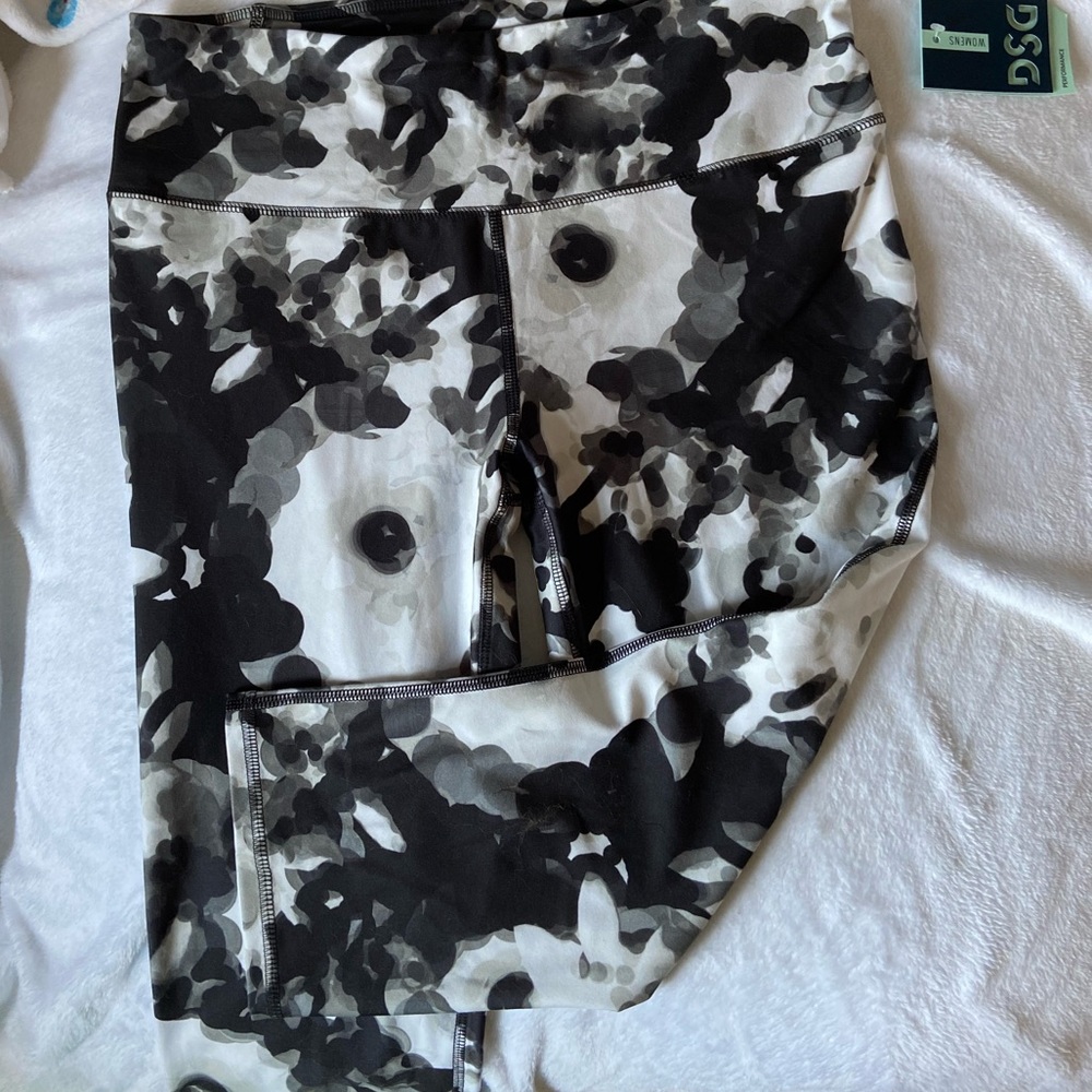 High waisted Capri yoga pants